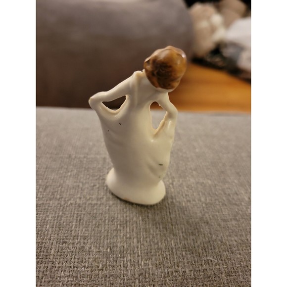 VINTAGE MINIATURE CERAMIC LADY CERAMIC FIGURINE-MADE IN JAPAN - Picture 3 of 5